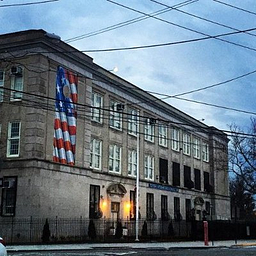 IS 34 TOTTENVILLE logo