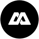 La Más logo