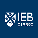 Logo de IEB