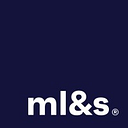 Logo de ML CENTER