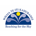 New Lynn School logo