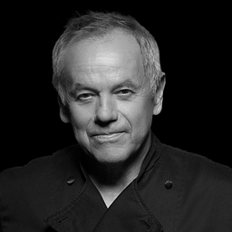 Wolfgang Puck Express logo
